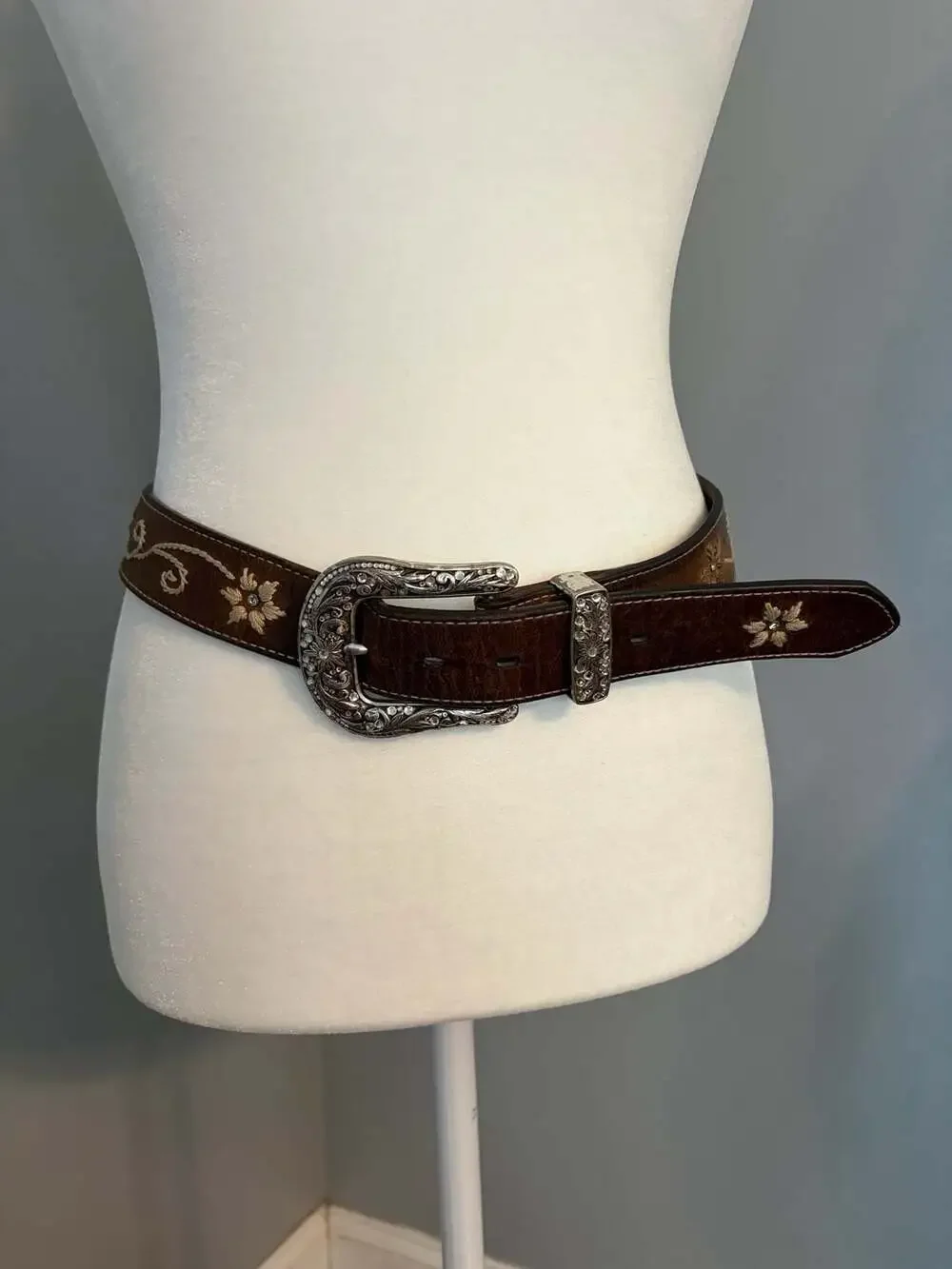 Nocona Leather Rhinestone Western Belt Woman Embellished Size 26 MSRP